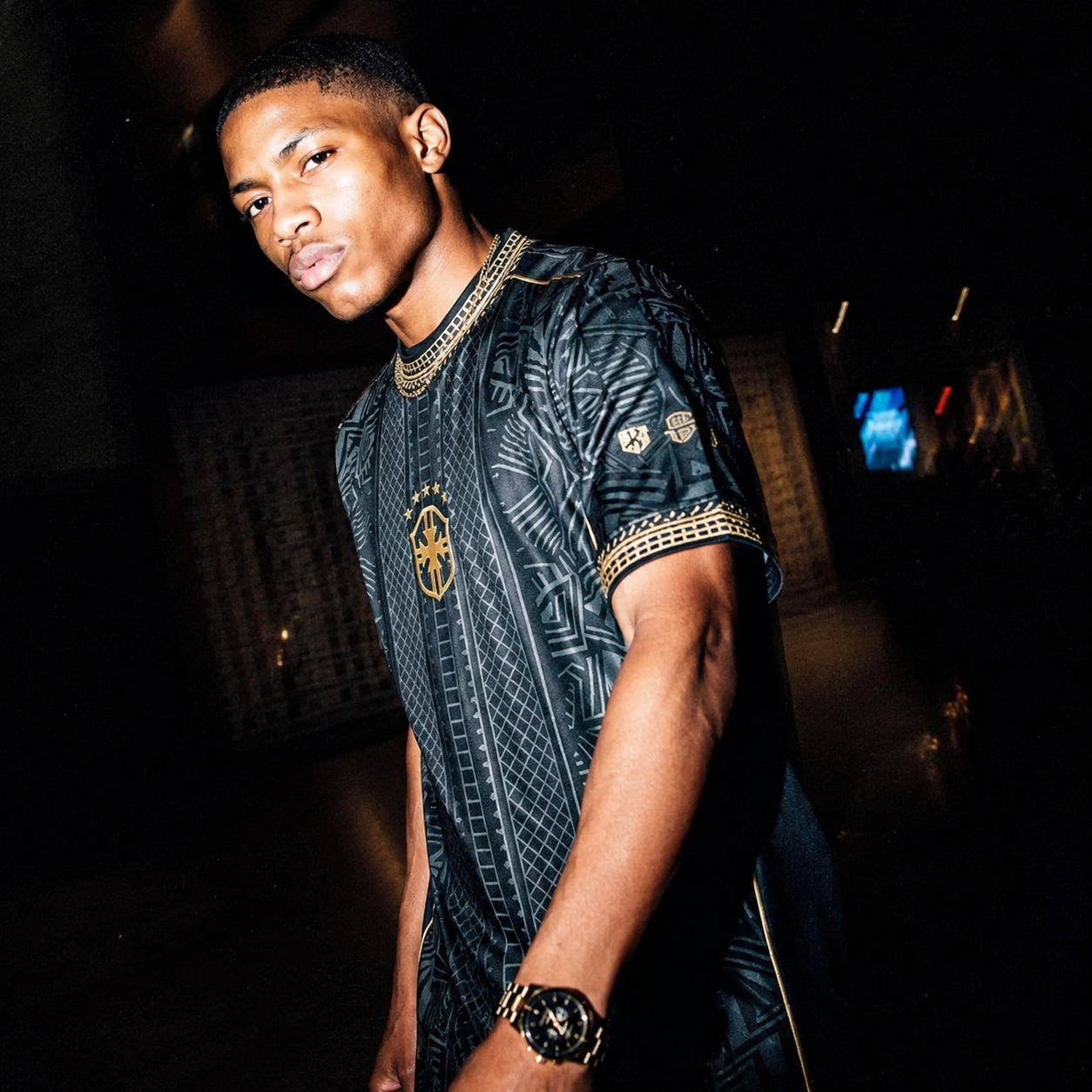 Camiseta Brasil 2026 – Negro y Dorado